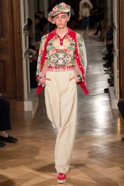 Look 9